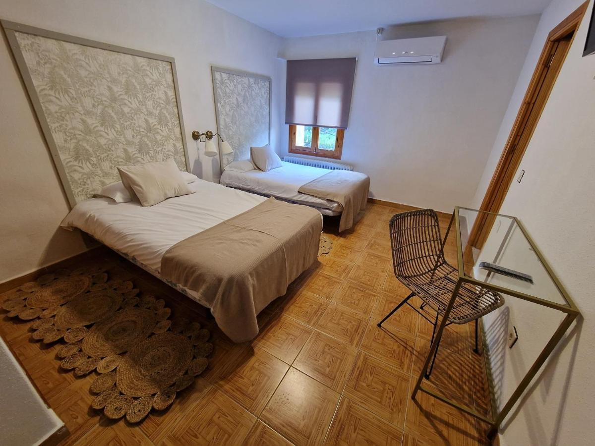 Hostal La Colonial Madrigal de la Vera Exteriör bild