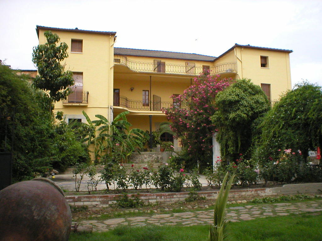 Hostal La Colonial Madrigal de la Vera Exteriör bild