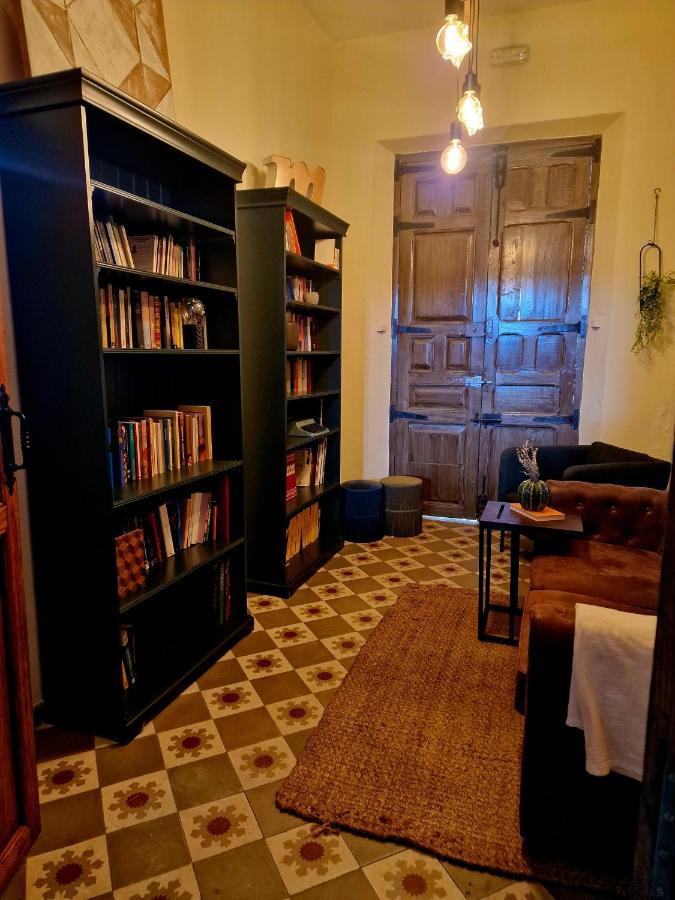 Hostal La Colonial Madrigal de la Vera Exteriör bild