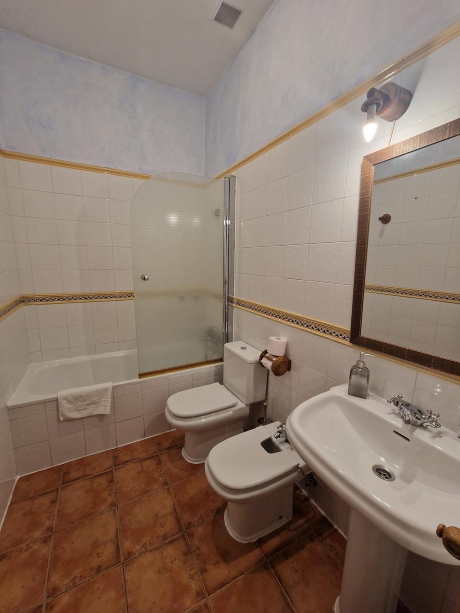 Hostal La Colonial Madrigal de la Vera Exteriör bild