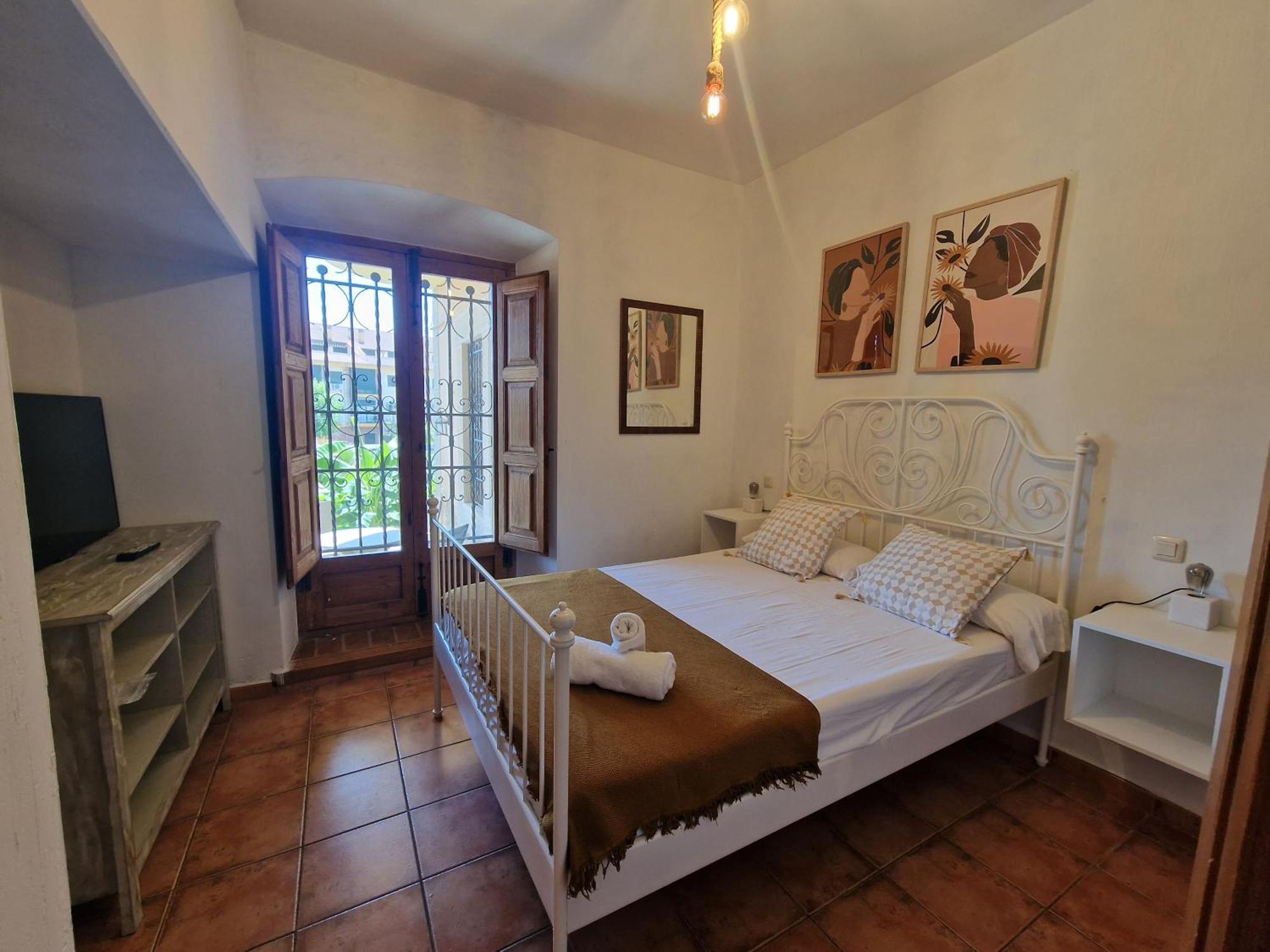 Hostal La Colonial Madrigal de la Vera Exteriör bild